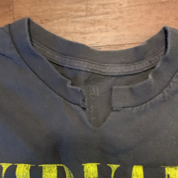 NIRVANA Gray T-shirt Smiley Face Vintage Style Grunge Size XL Band Shirt - Picture 4 of 5